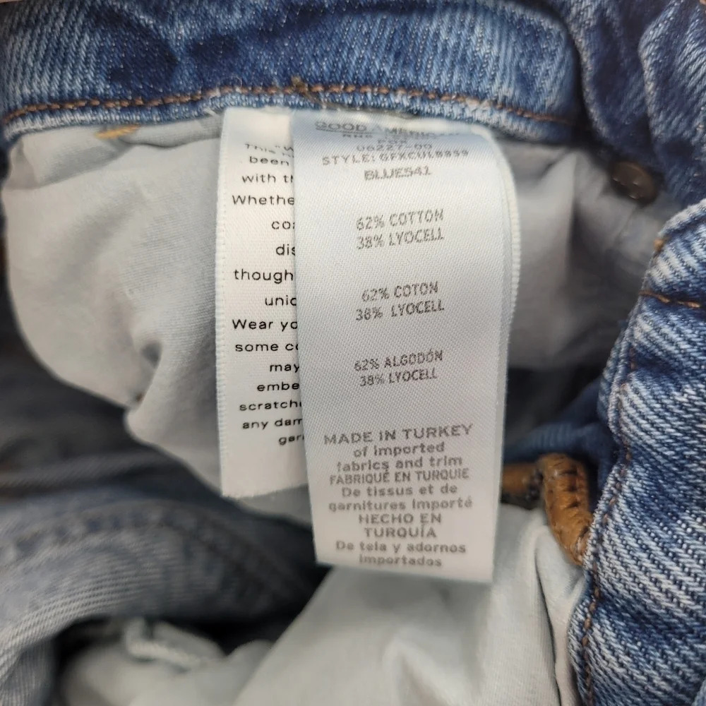 good american Cropped high waisted blue distressed bottom jeans size 6 / 28 - Picture 6 of 6